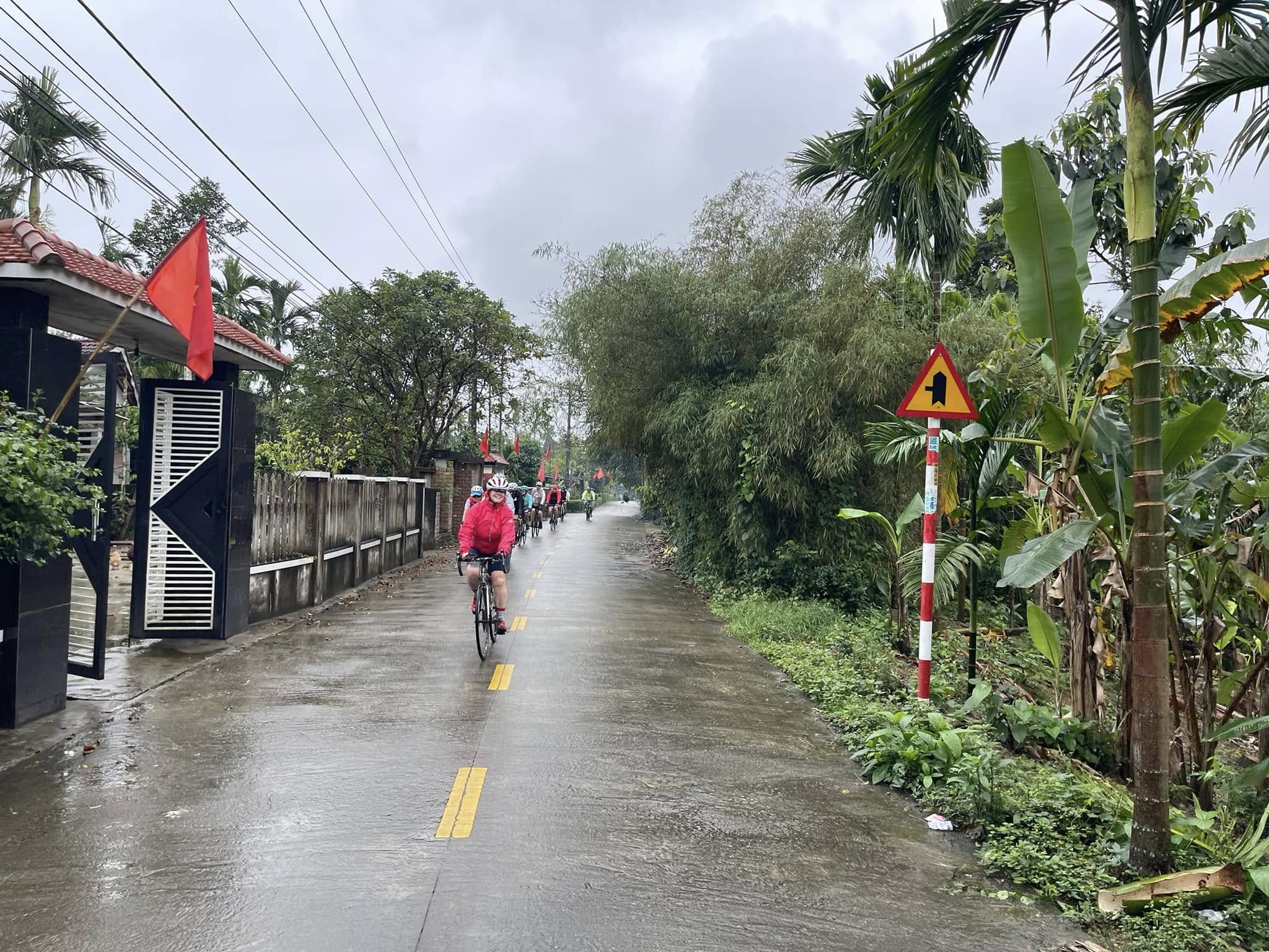 9 Days Hanoi Cycle to Hoian Along the Coastlines